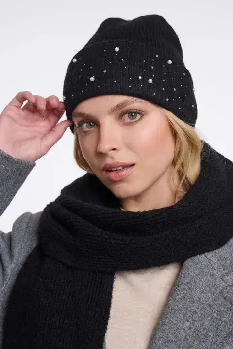 Venus Pearl Black Hat