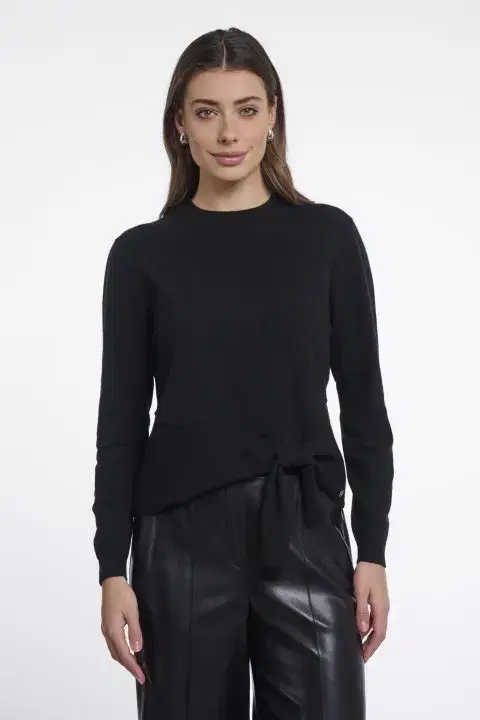 Kuro Black Sweater