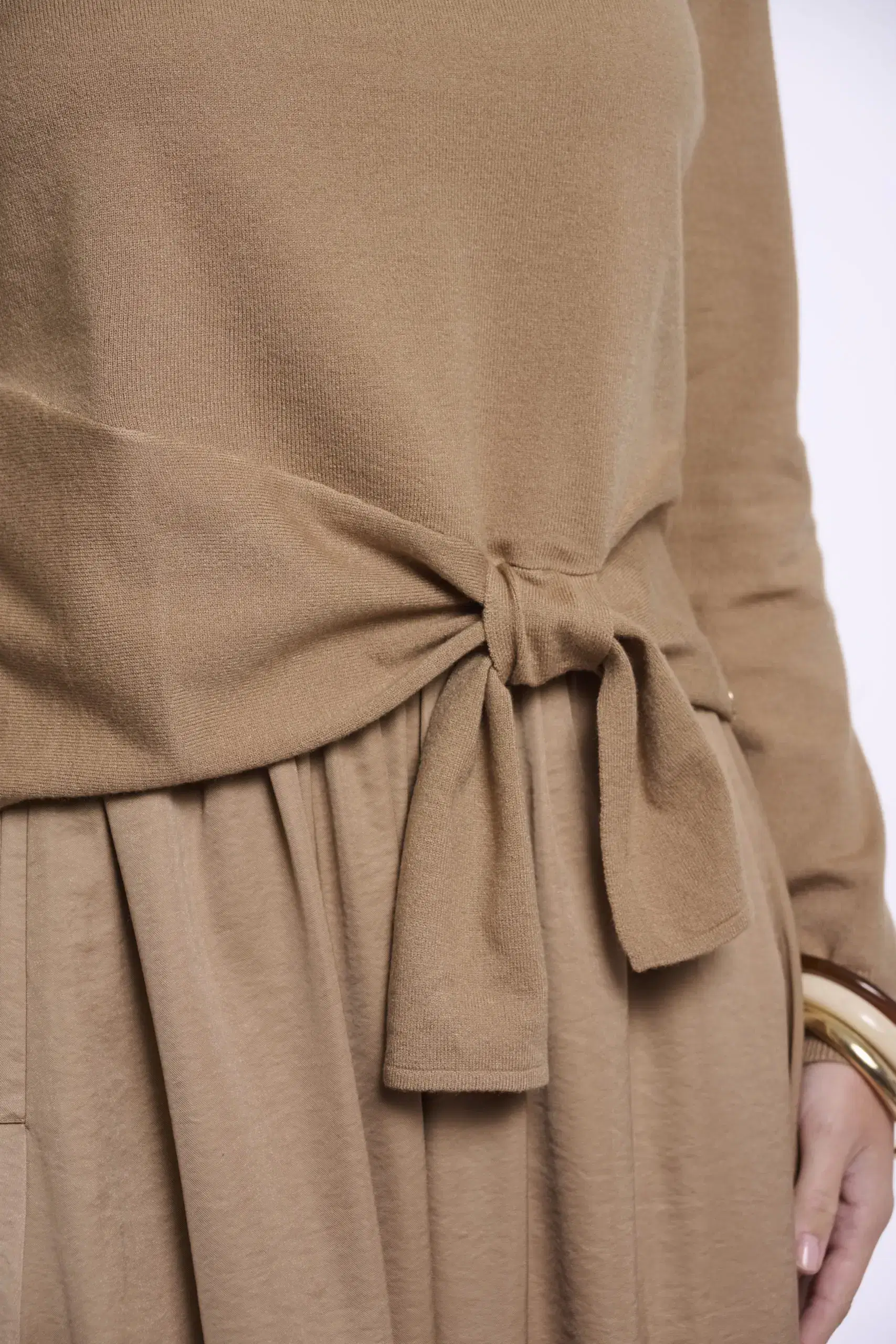 Kuro Sahara Desert Sweater - Image 4