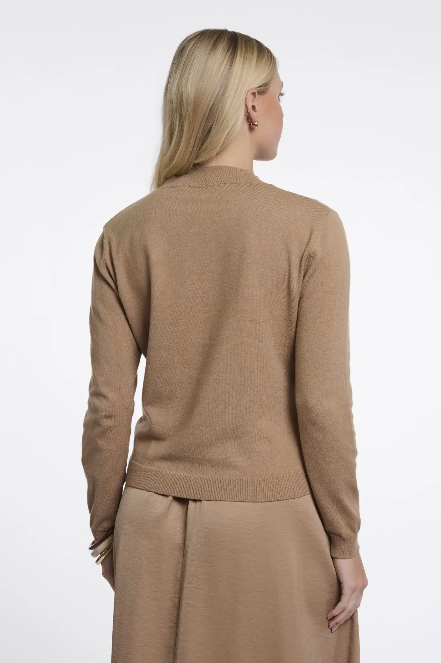 Kuro Sahara Desert Sweater - Image 3