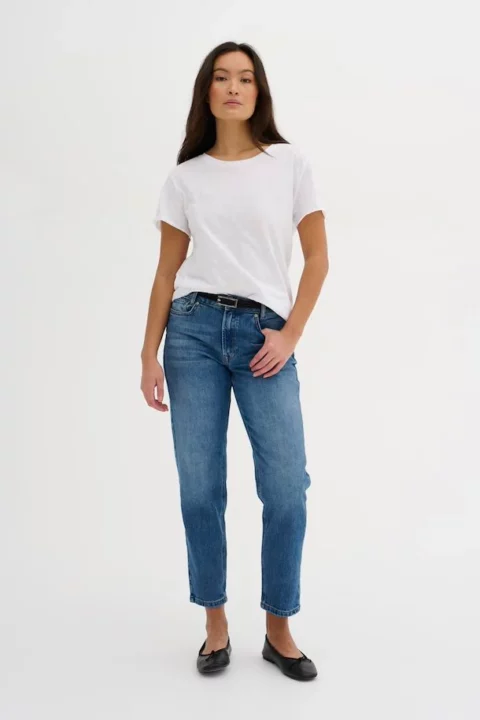 My Essential Wardrobe 34 The Mommy Jeans