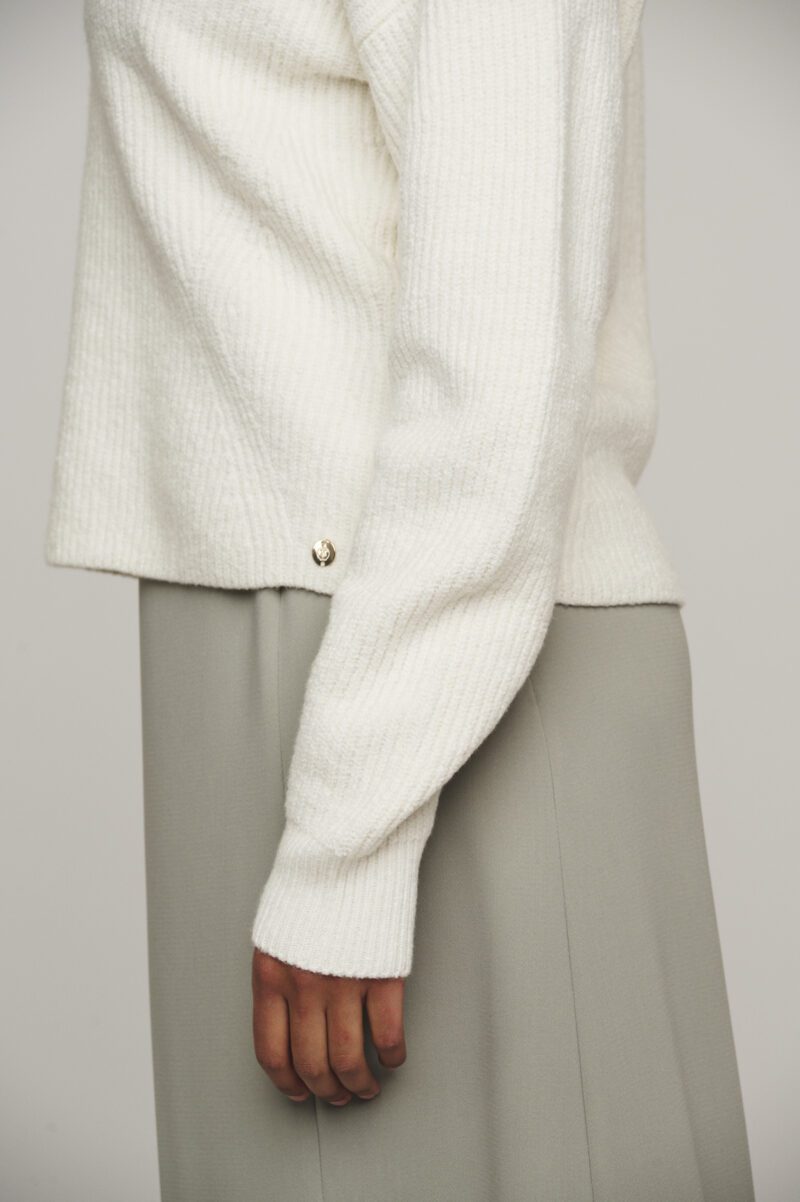 Donta Sweater - Image 4