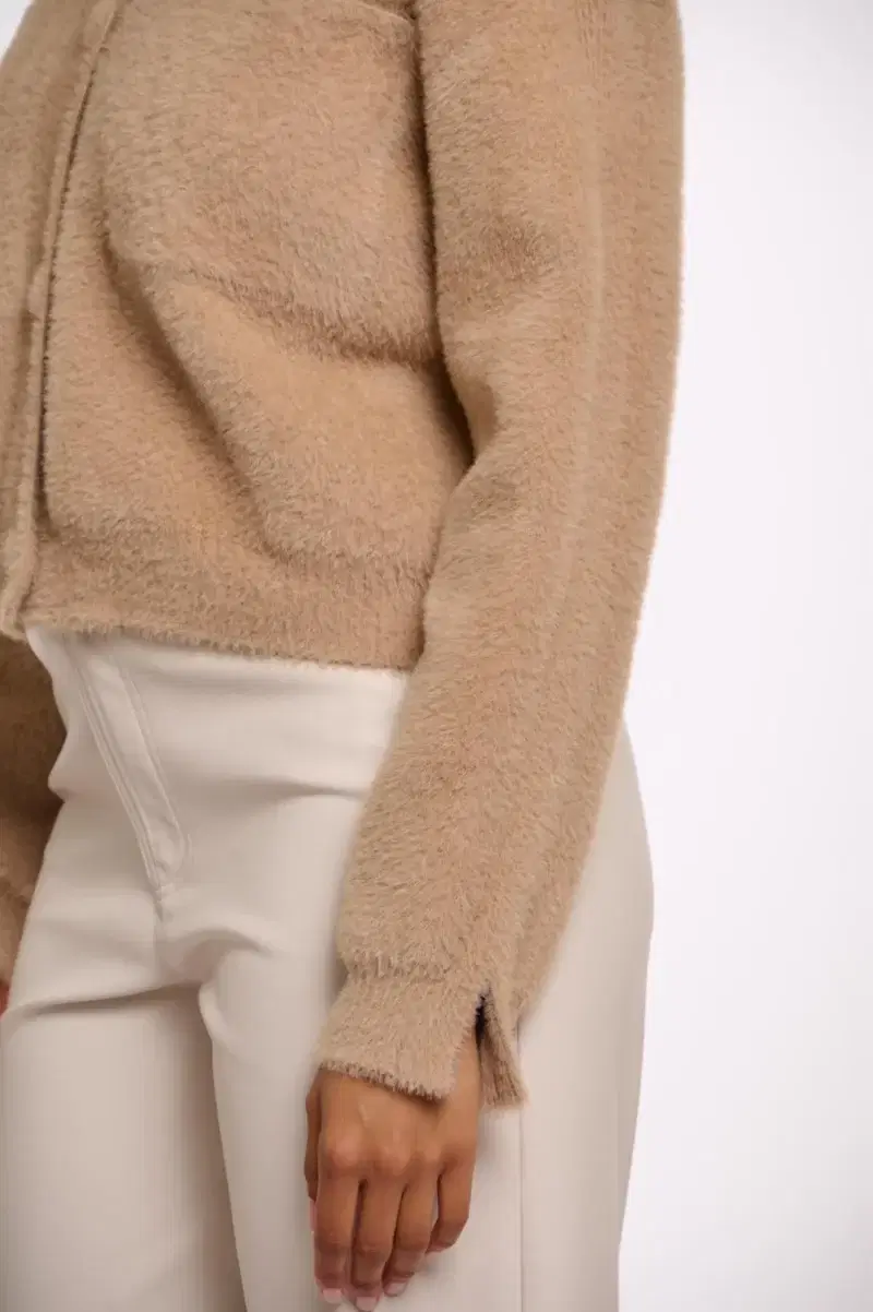 Isarea Short Cardigan - Image 4