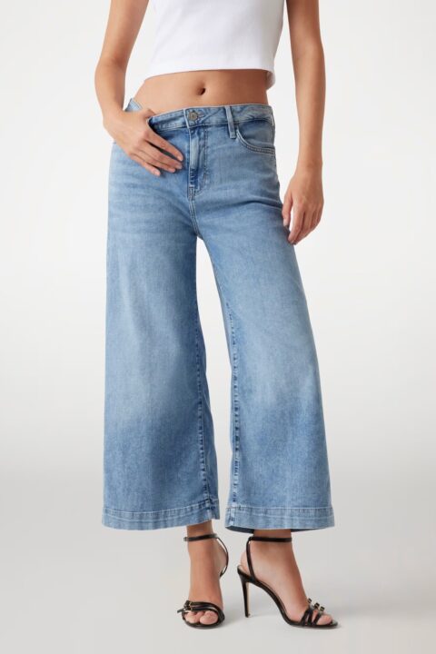 Bellflower Crop Wide Leg Jeans
