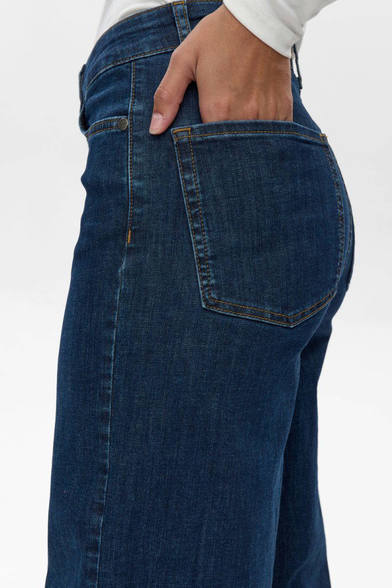 Nuparis Cropped Jeans - Image 4