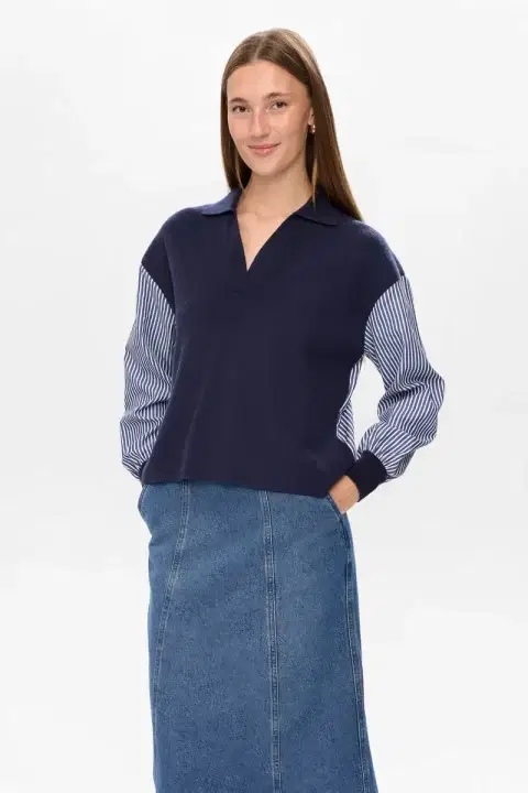Numarsy Navy Sweater