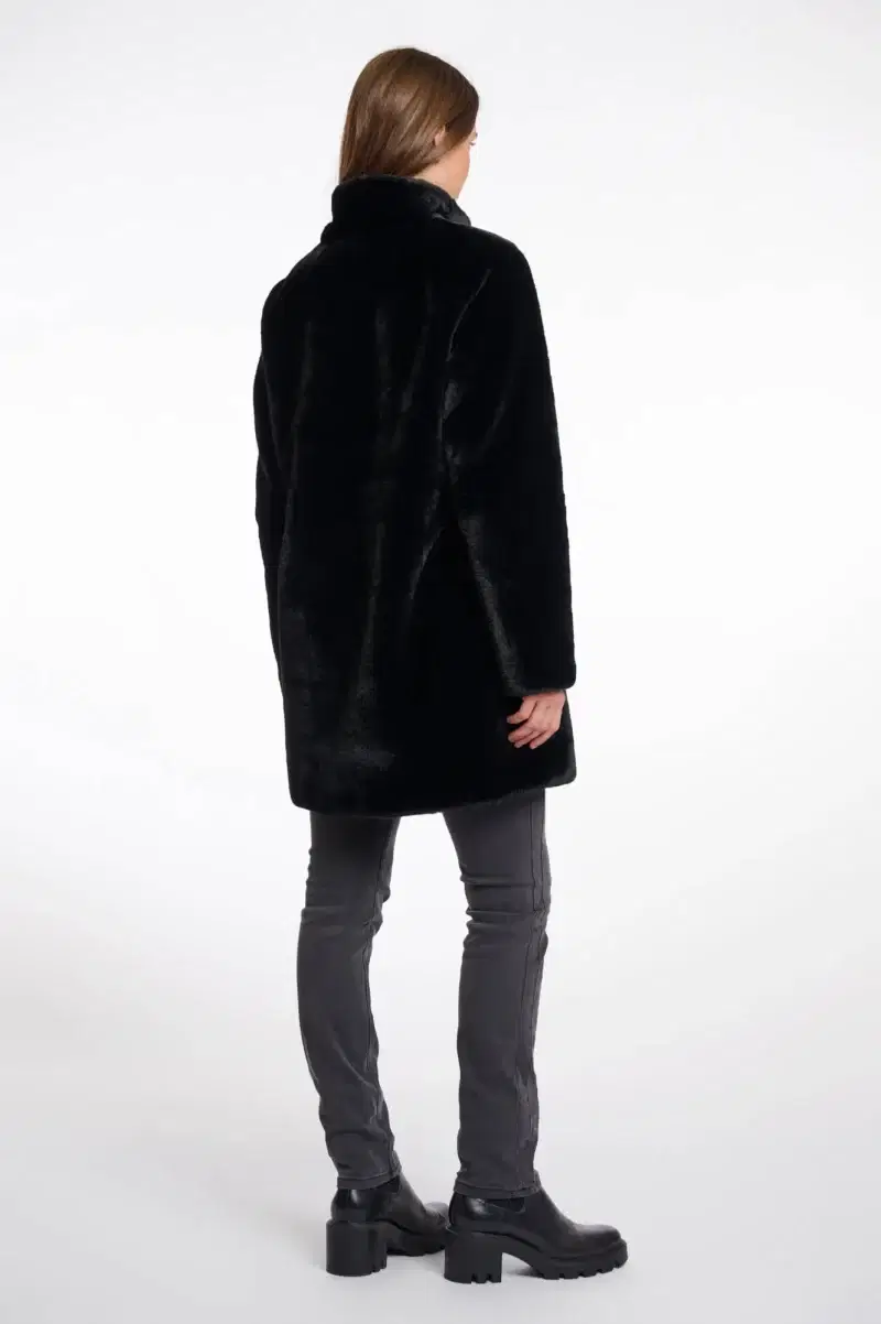 Nonna Black Faux Fur Coat - Image 3