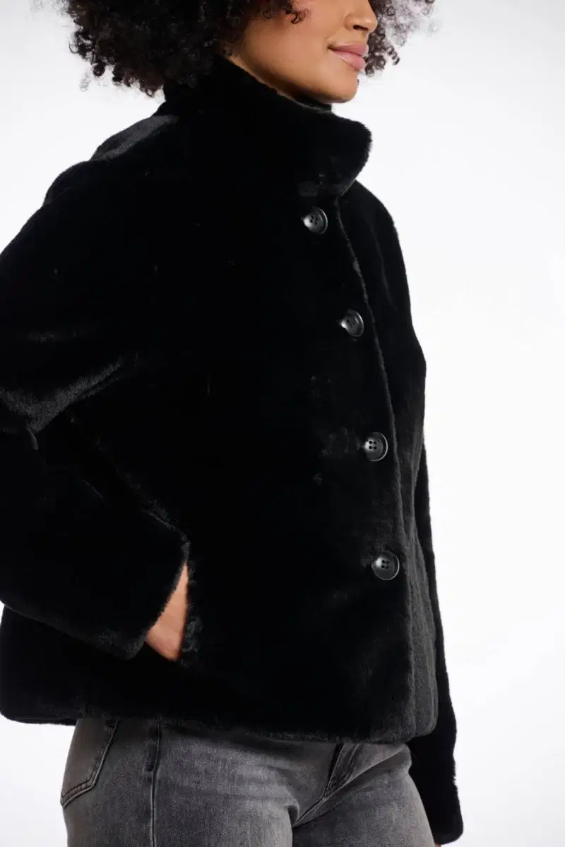 Vie Black Faux Fur Jacket - Image 2