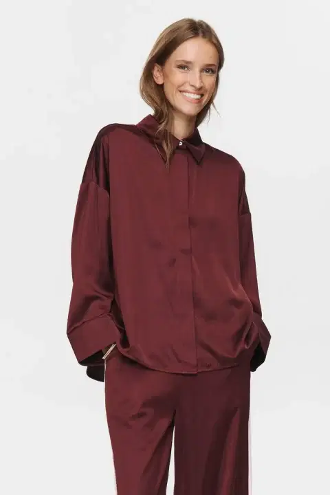 Nusantina Wine Shirt