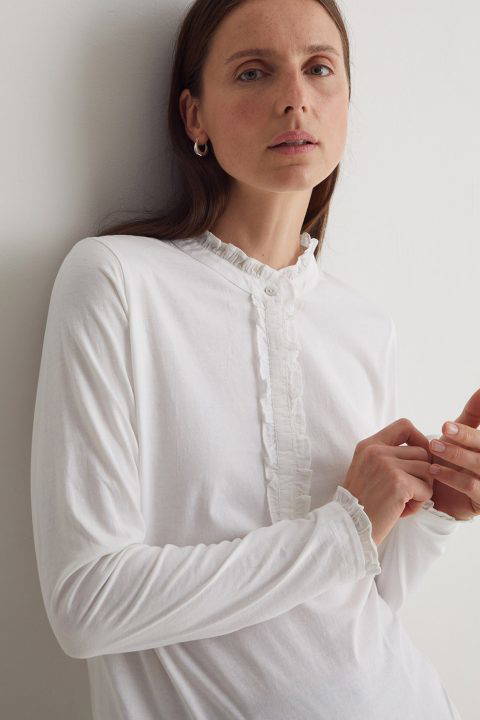 White 100% cotton t-shirt with ruffles