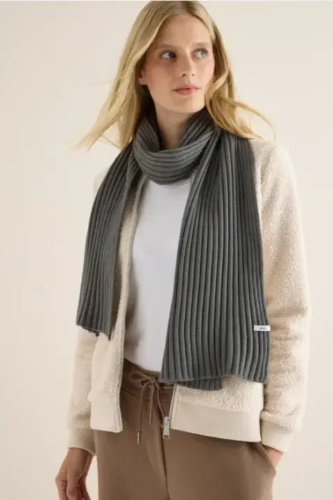 Cecil Knitted Scarf