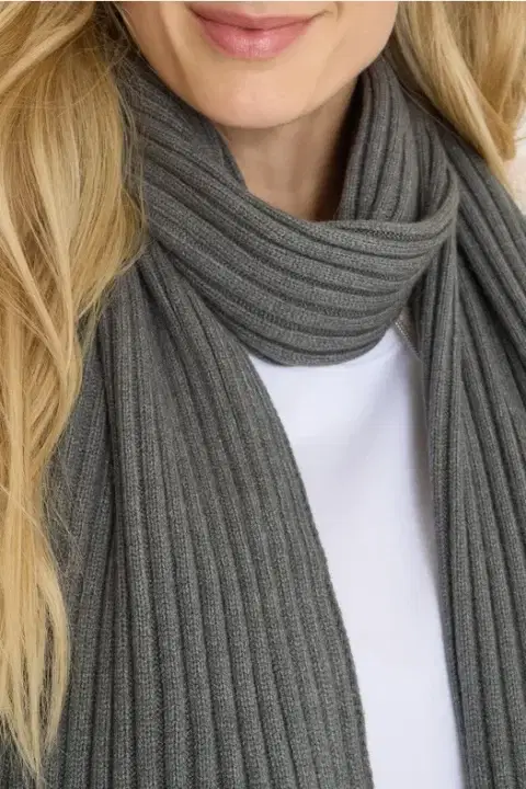 Cecil Knitted Scarf