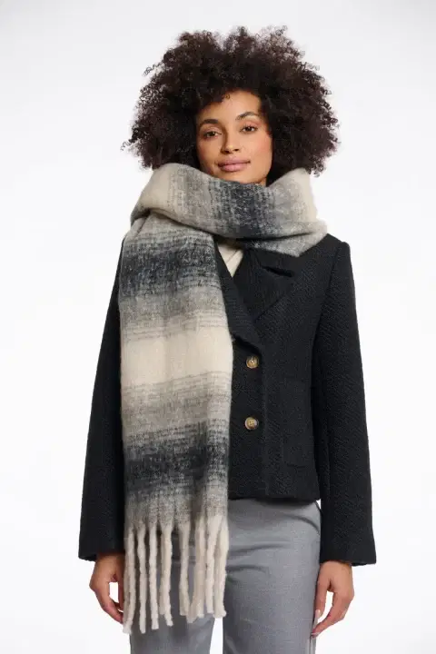 Erica Black & White Scarf