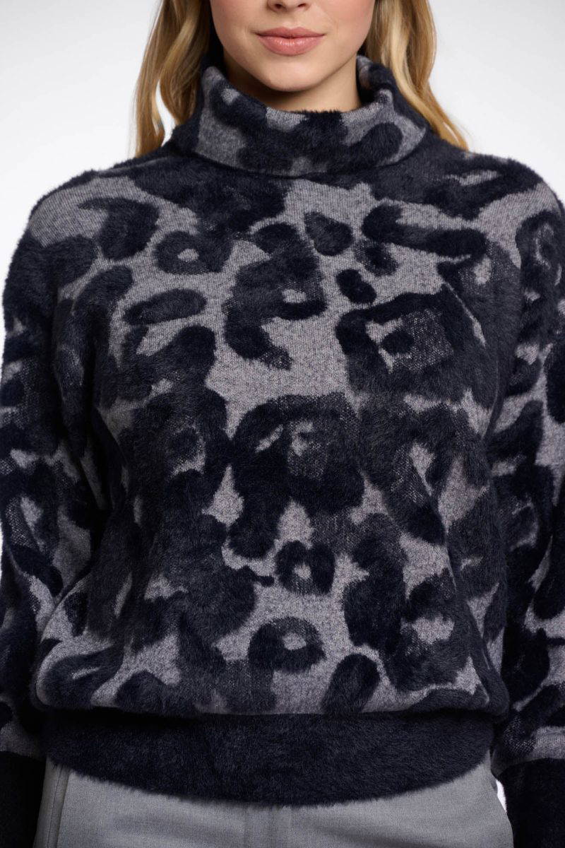 Naura Leopard Print Sweater - Image 4