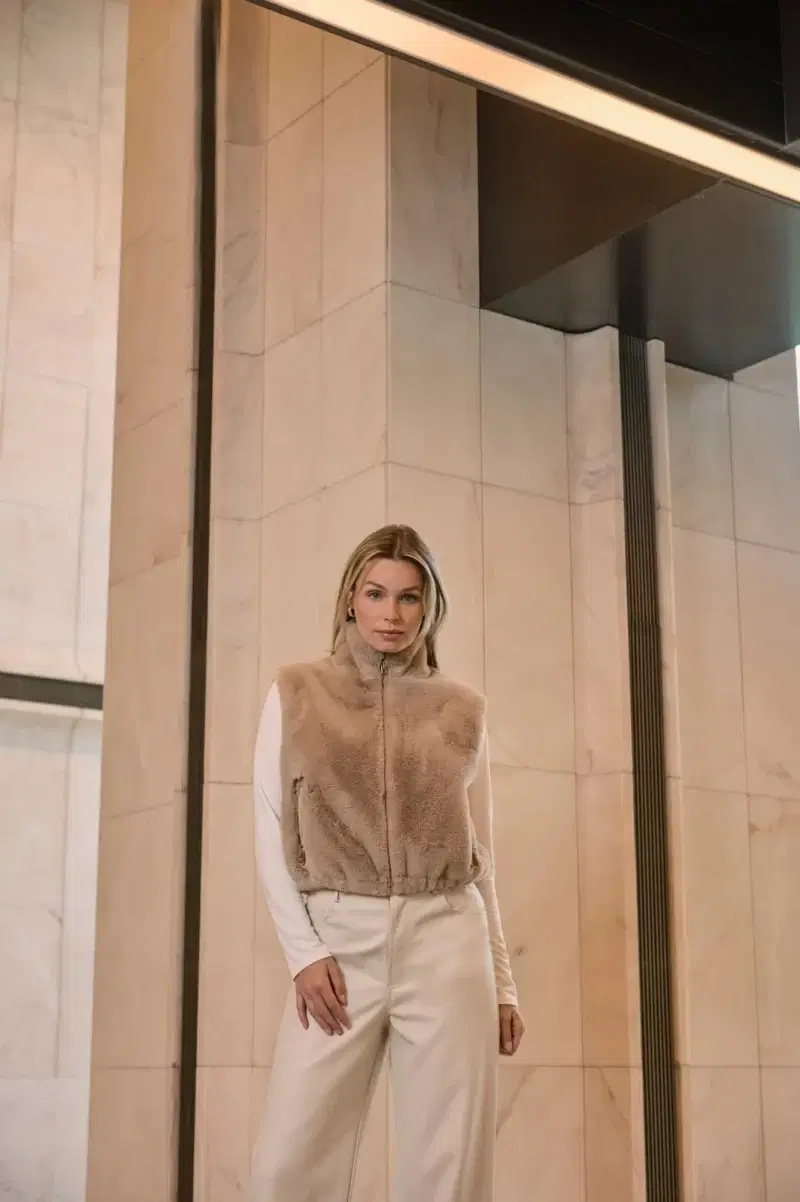 Nikki Oat Faux Fur Gilet - Image 2