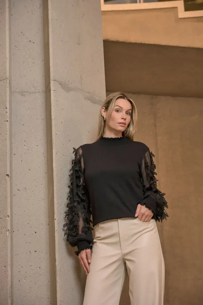 Romi Black Sweater
