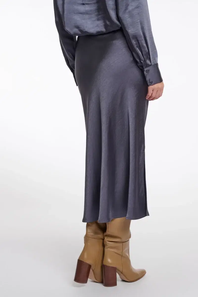 Vera Night Grey Midi Skirt - Image 3