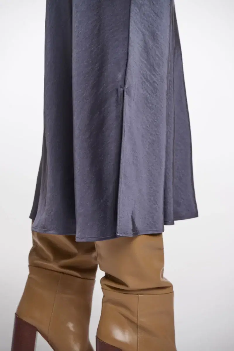 Vera Night Grey Midi Skirt - Image 4