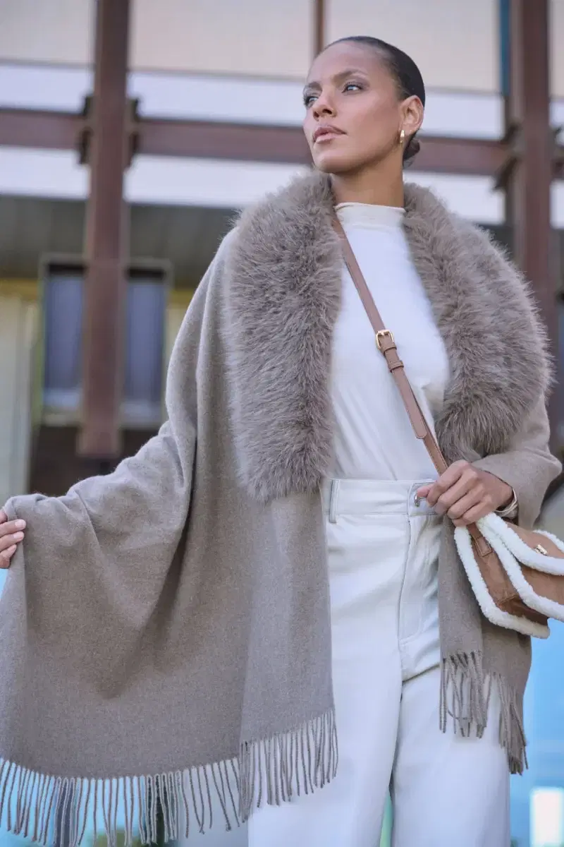 Wendy Toffee Cape - Image 3