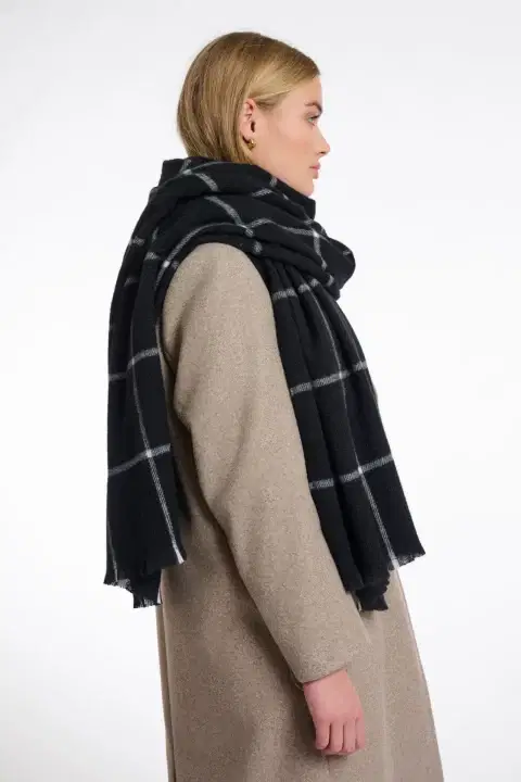 Moochy Black Checked Scarf