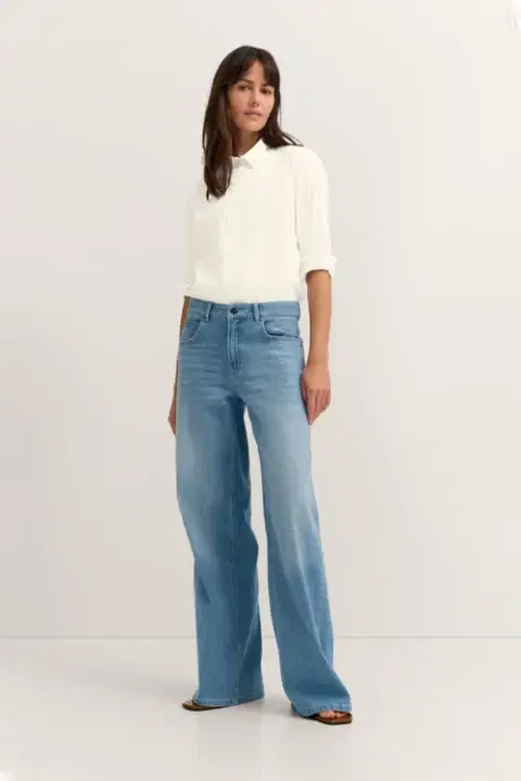 Nora Flared Jeans