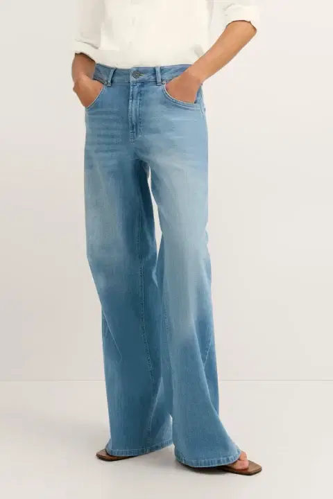 Nora Flared Jeans