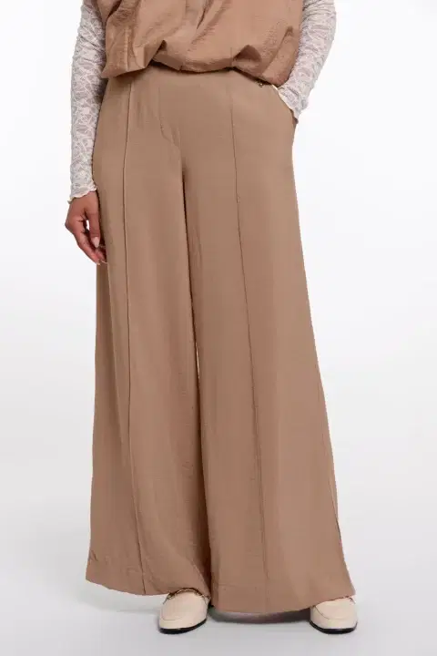 Darja Rosy Brown Trousers