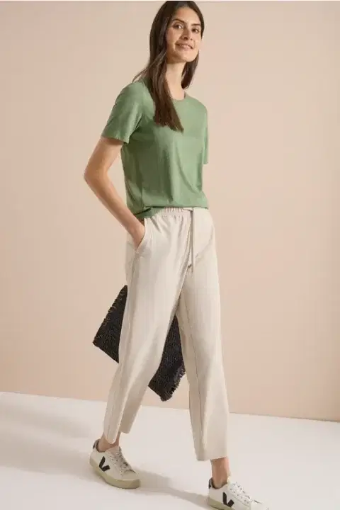 High waist wide leg trousers in a loose fit