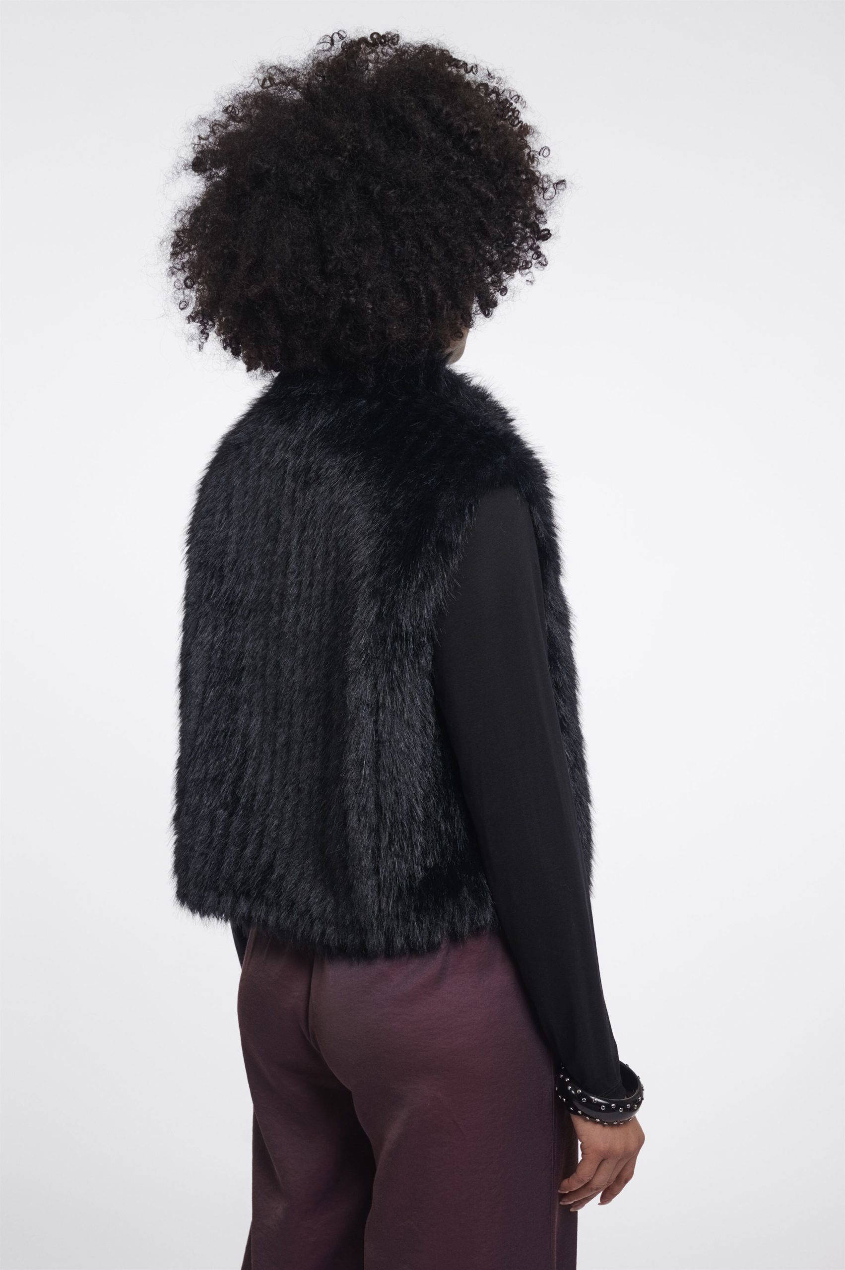 Dava Black Faux Fur Gilet - Image 3