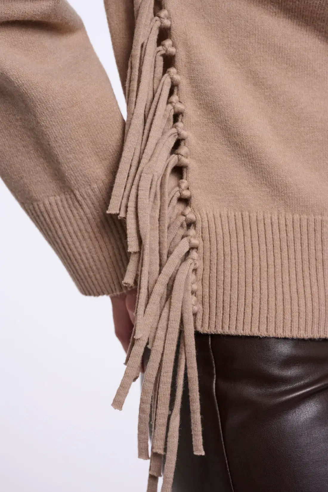 Melis Dusty Oat Sweater - Image 4