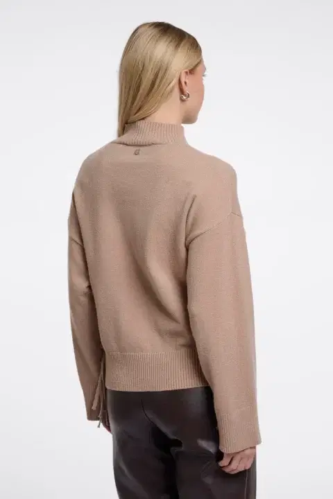 Melis Dusty Oat Sweater