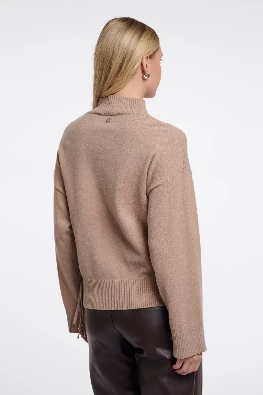 Melis Dusty Oat Sweater - Image 2