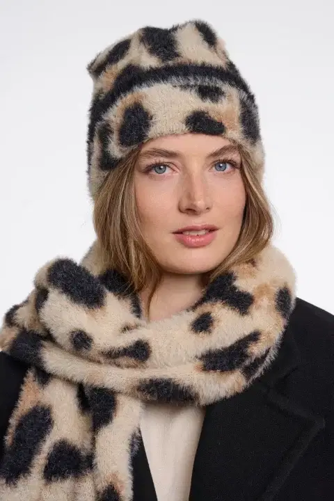 Raaza Leopard Beanie