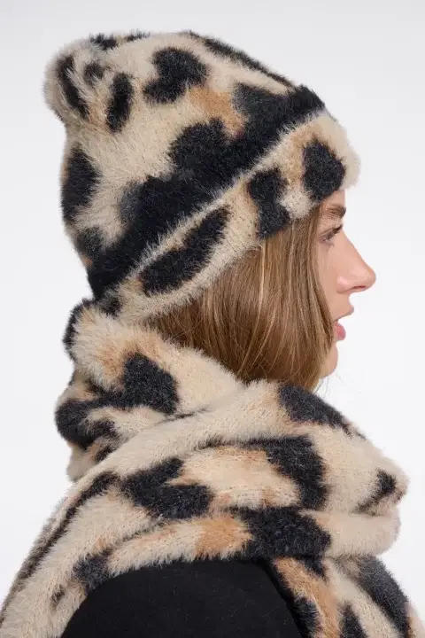 Raaza Leopard Beanie