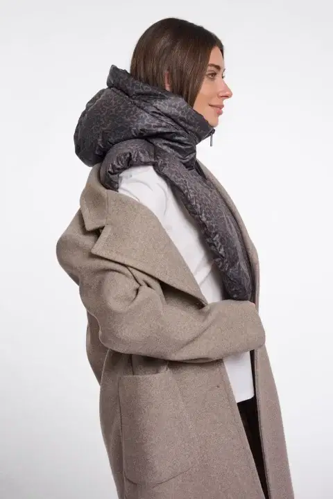 Tabita Hood Collar