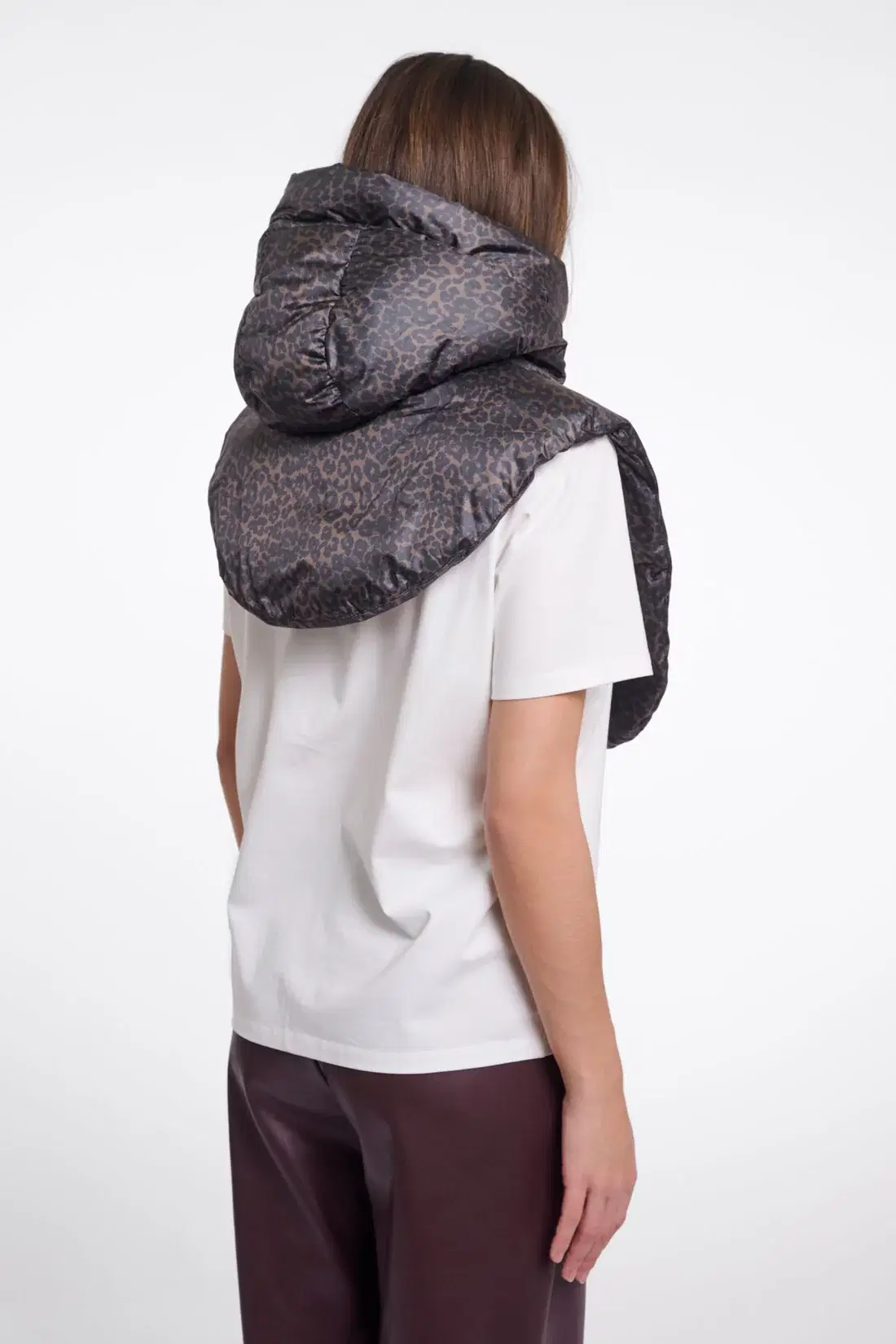 Tabita Hood Collar - Image 3
