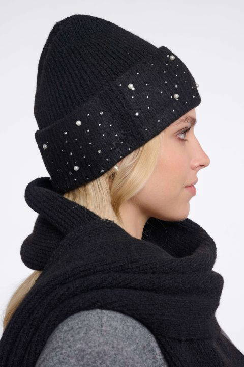 Venus Pearl Black Hat