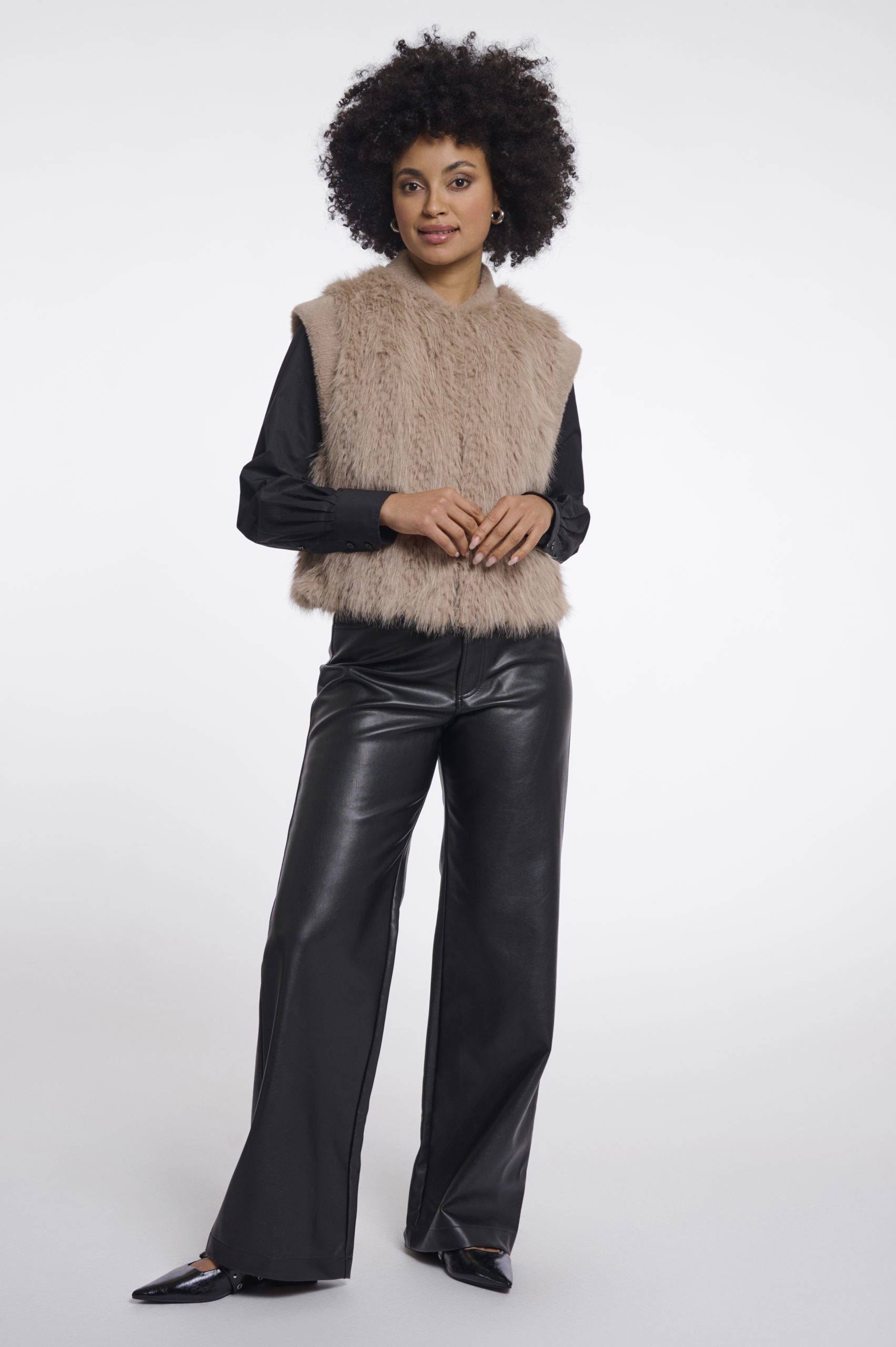 Alvita Oat Faux Fur Gilet - Image 4
