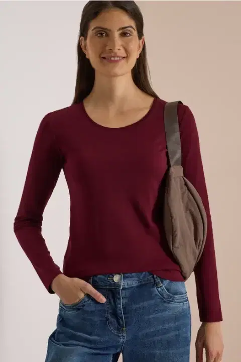 Cecil Pia Wine Top