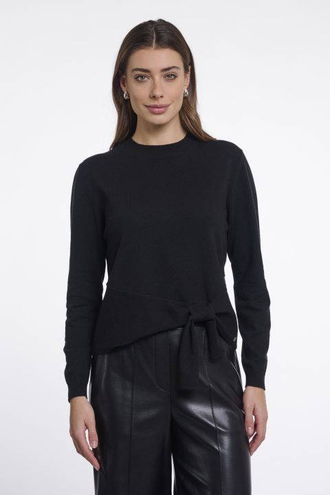 Kuro Black Sweater