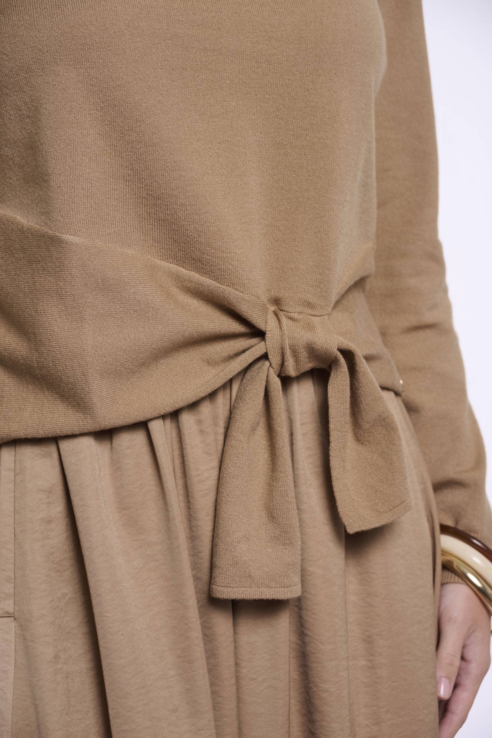Kuro Sahara Desert Sweater - Image 4